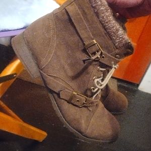 shoedazzle distressed brown combat style womens boots with straps